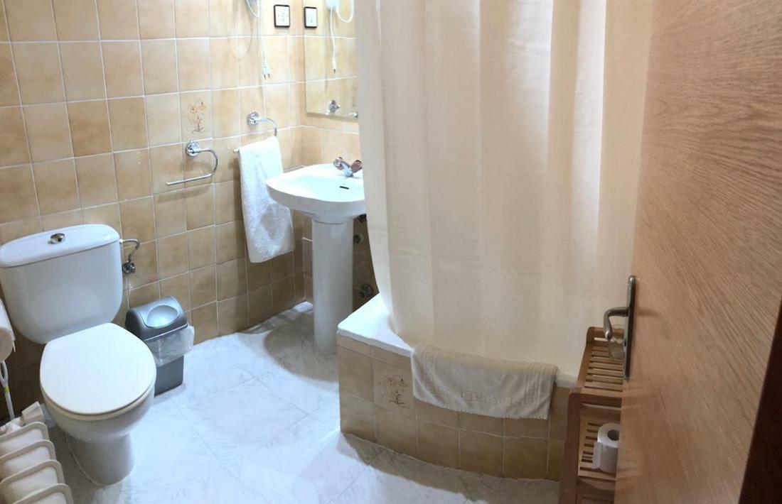 Hostal El Arco อัลมาซัน ภายนอก รูปภาพ